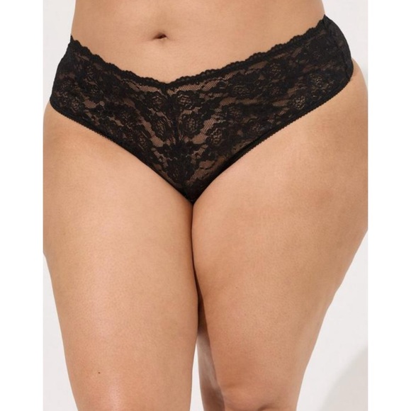 🆕 Black Lace Mid Rise Thong With V-Waist 1 1X 14 16 3 3X 22 24 NWT Torrid New! - Picture 2 of 4